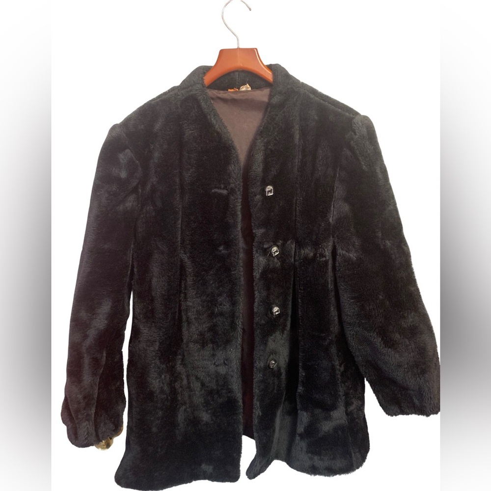 VINTAGE 1960’s/70’s  Black Faux‎ Fur Coat, ILGWU Union Made in USA Size 18